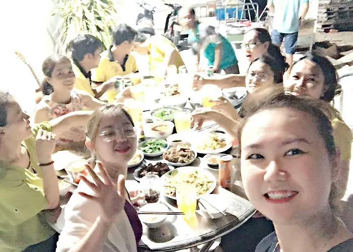 Hùng Hoa Nhà khách