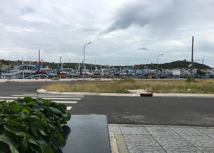 Hùng Hoa Nhà khách